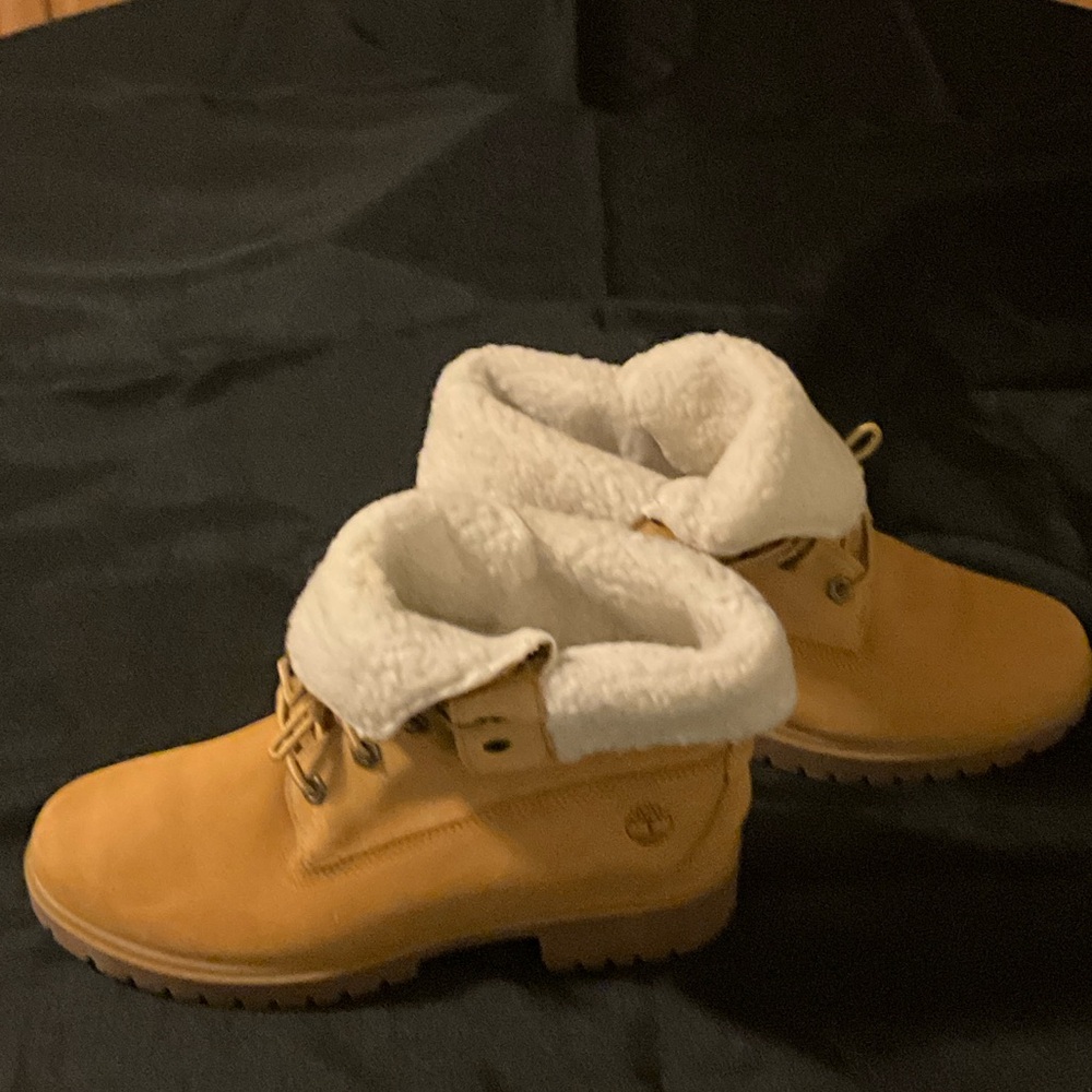 Timberland Brown Boots with Cream Fur